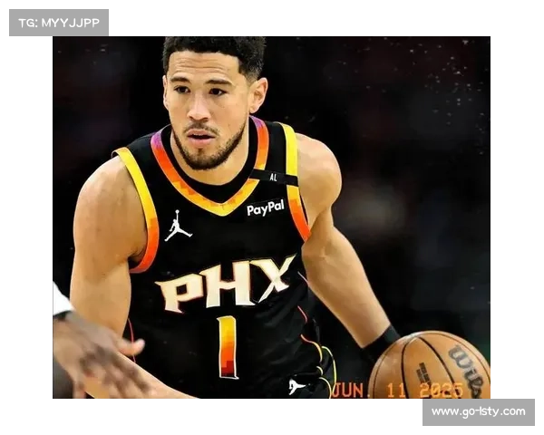 德文·布克：太阳队核心射手，势不可挡的得分机器